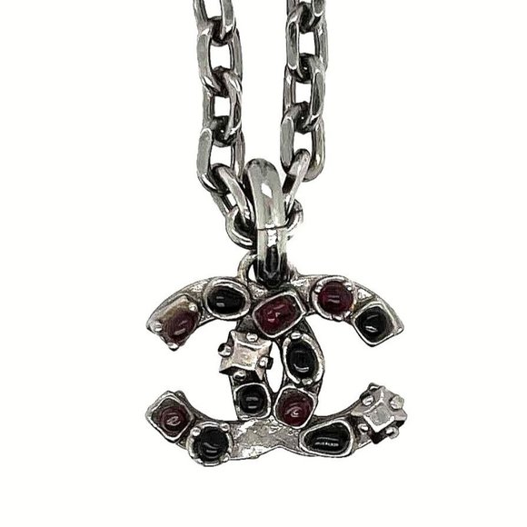 Chanel -  Gripoix CC Necklace - Red Stones - Silver Burgundy Logo Charm Chain - Picture 1 of 10